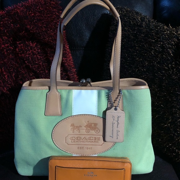 Handbag - Picture 2 of 4
